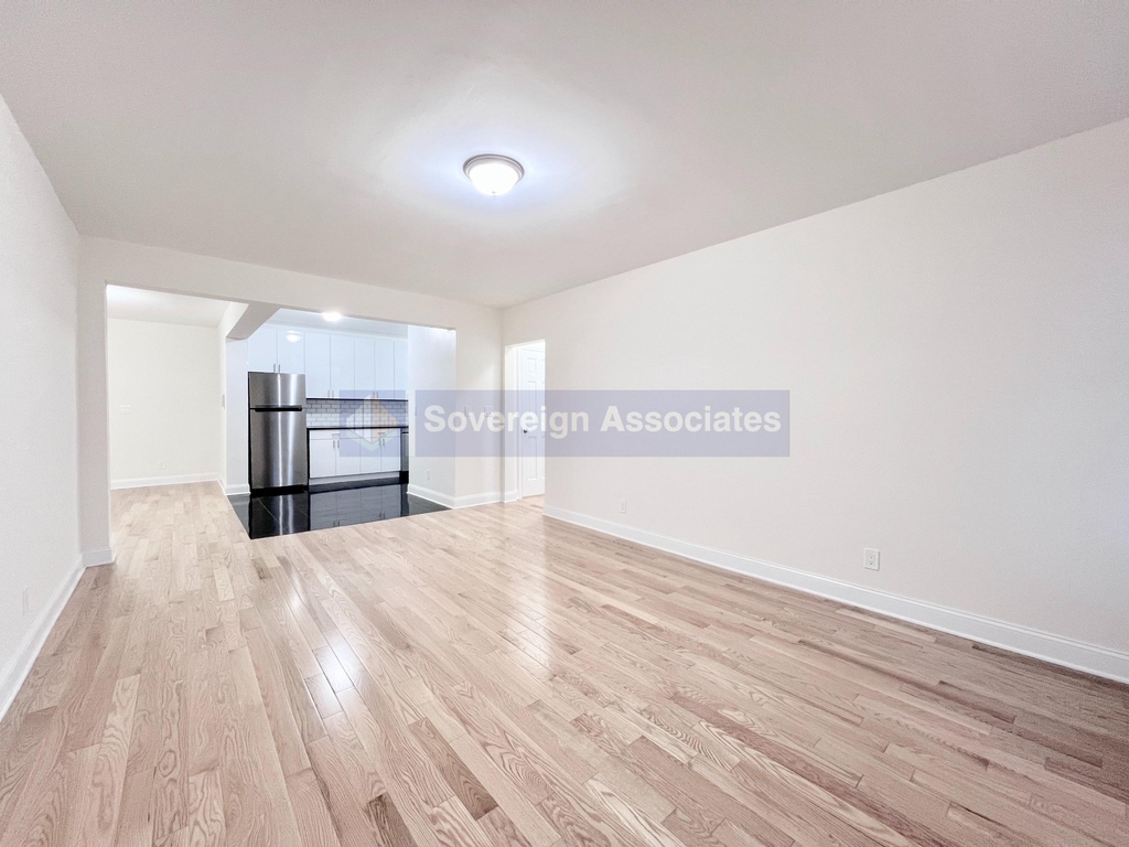 1803 Riverside Drive - Photo 3