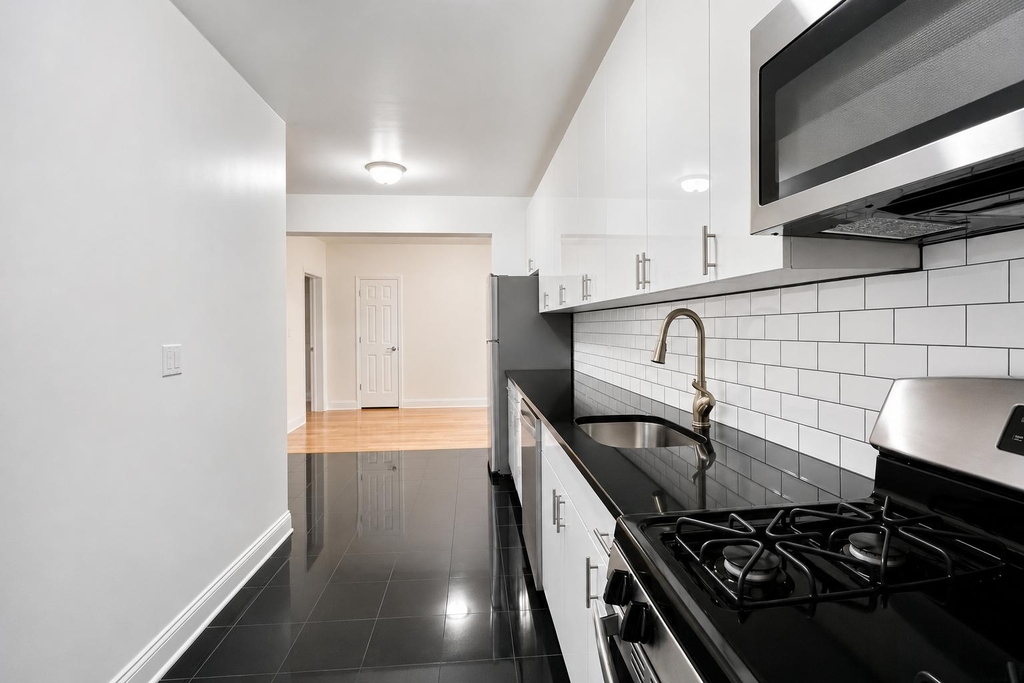 1803 Riverside Drive - Photo 11