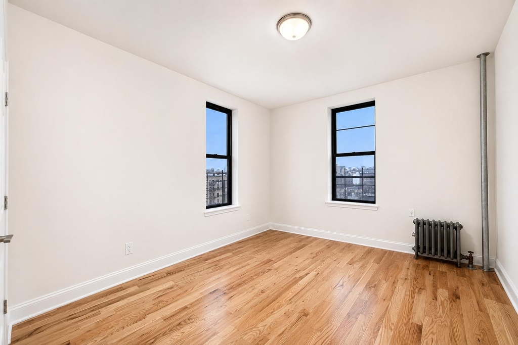 1803 Riverside Drive - Photo 4