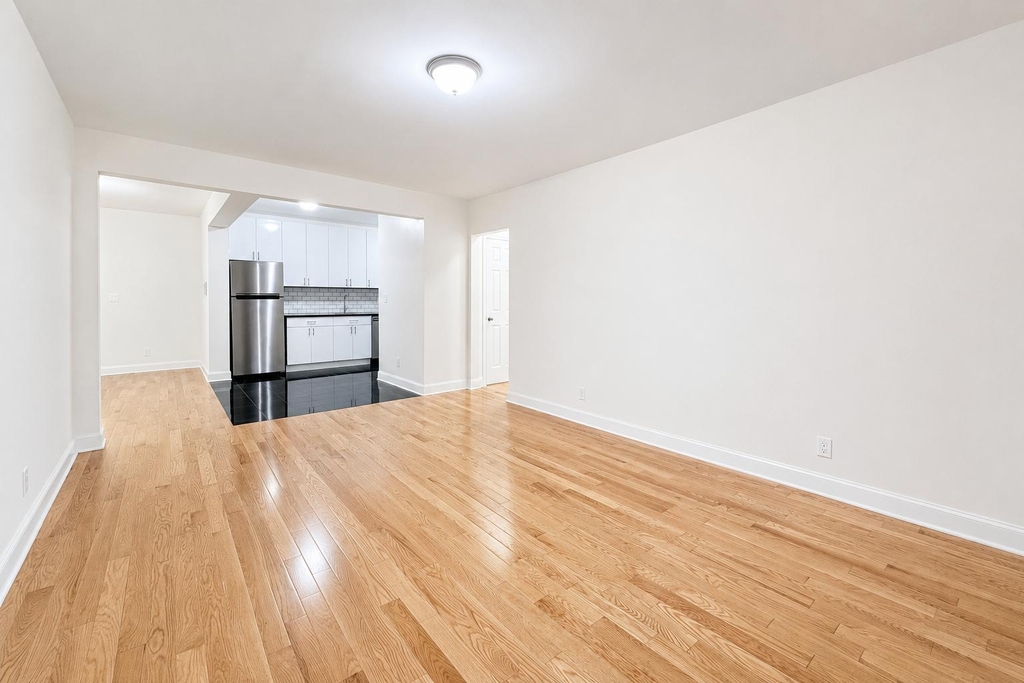 1803 Riverside Drive - Photo 3