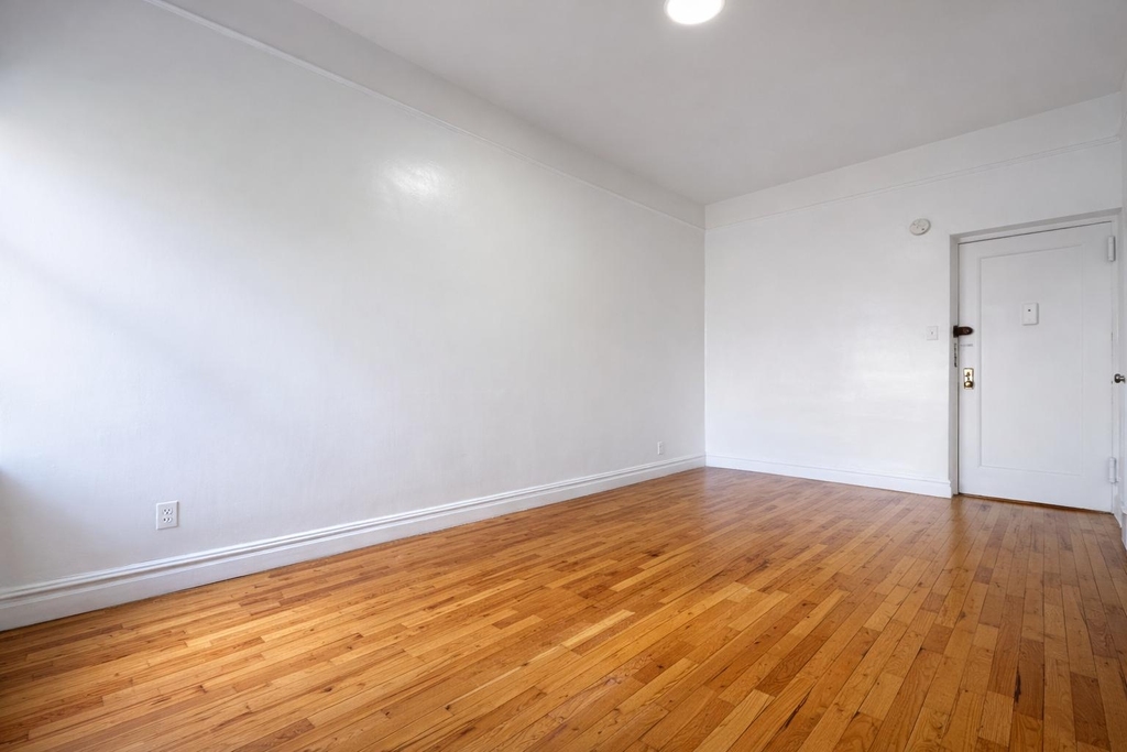 936 West End Avenue - Photo 1