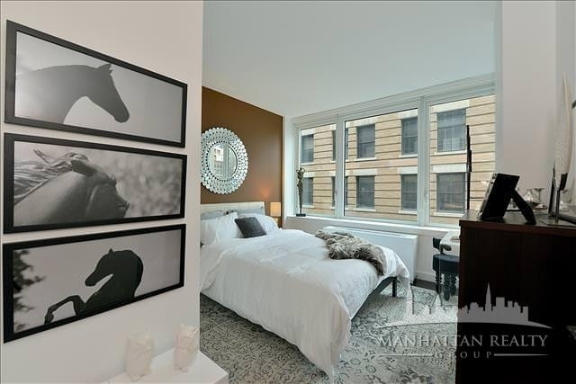 Nassau Street - Photo 1