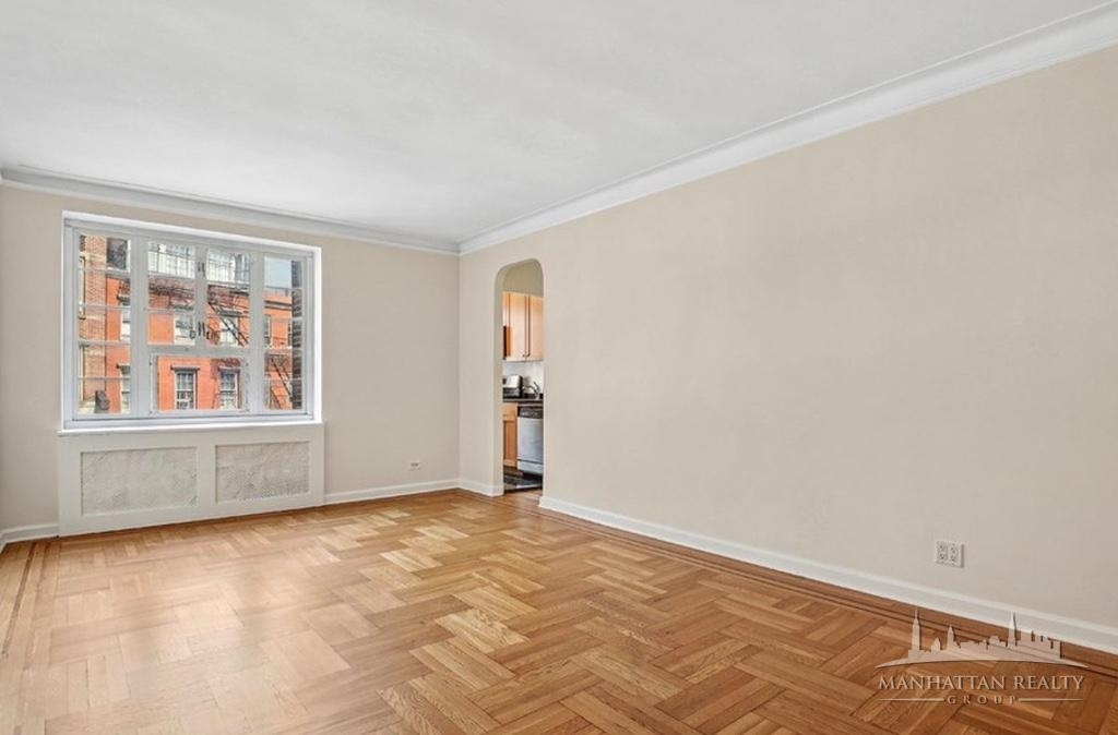 Jane St - Photo 2