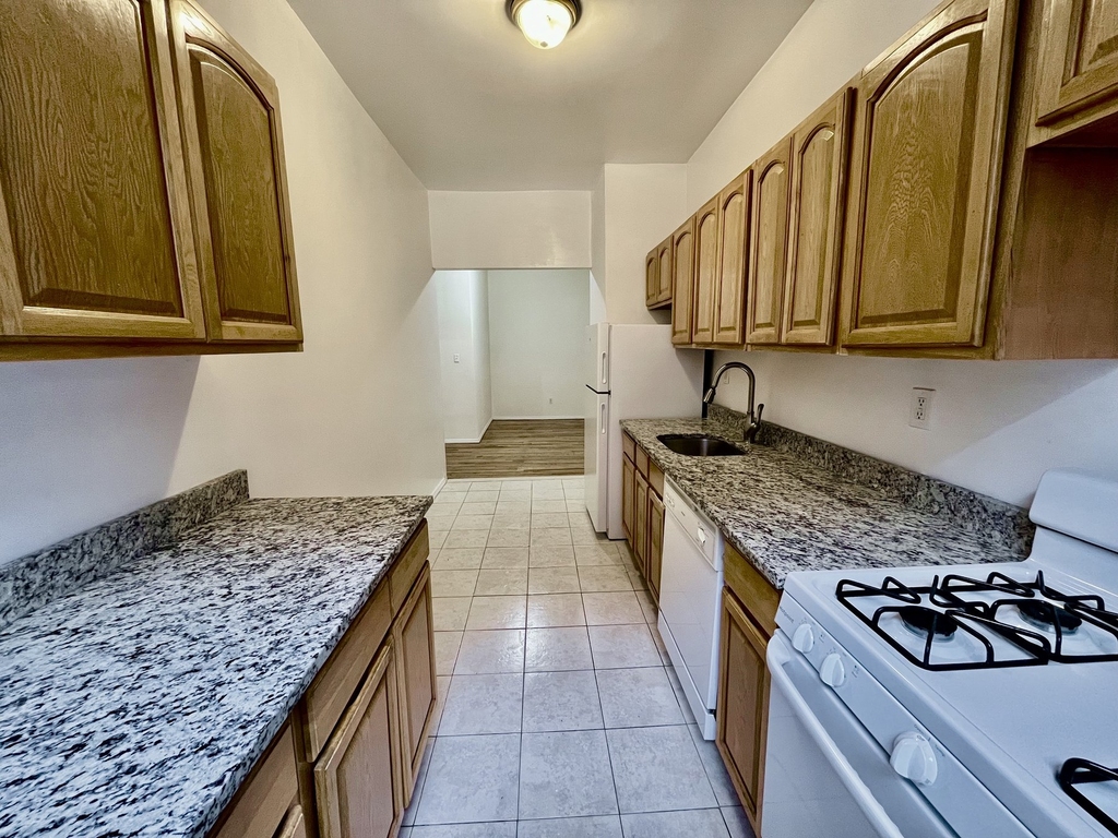 1803 Riverside Drive - Photo 5