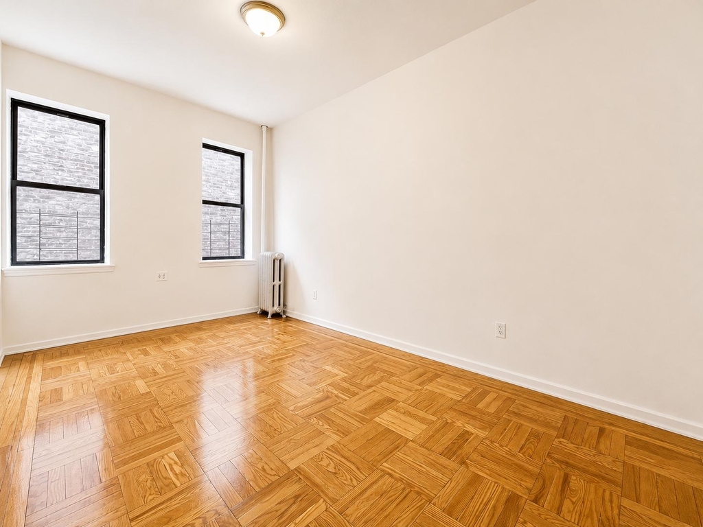 1803 Riverside Drive - Photo 2