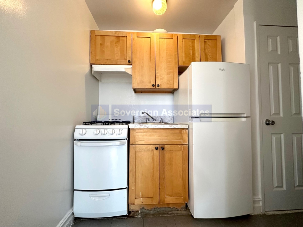 936 West End Avenue - Photo 2
