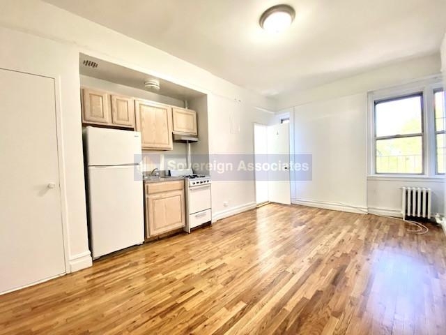 936 West End Avenue - Photo 1