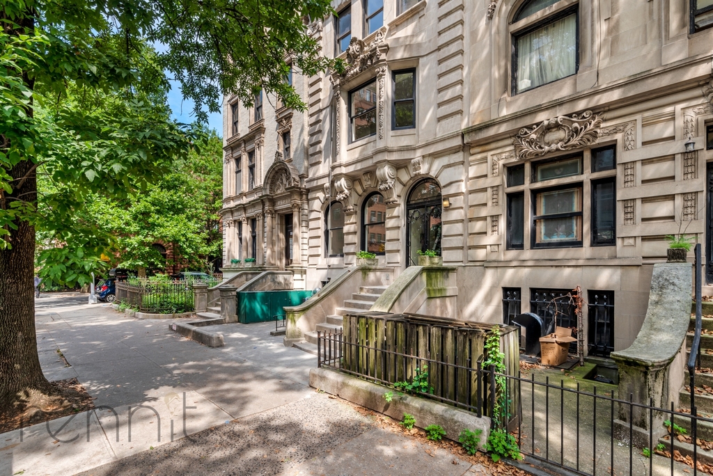 123 8th Avenue - Photo 8
