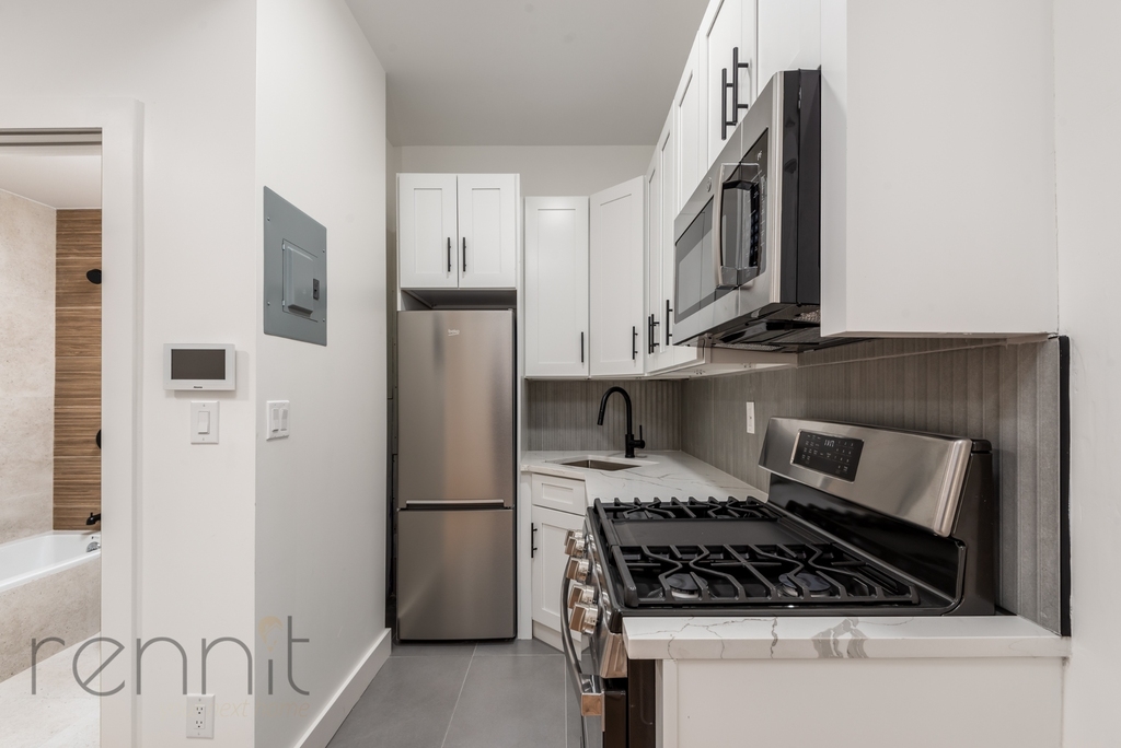 123 8th Avenue - Photo 6