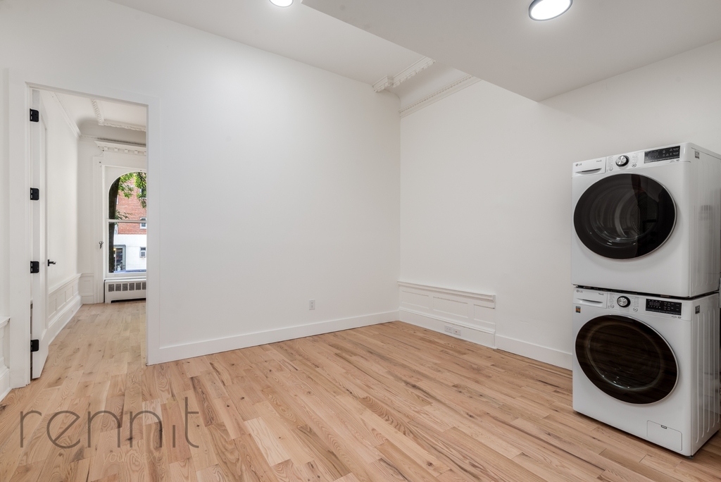123 8th Avenue - Photo 2