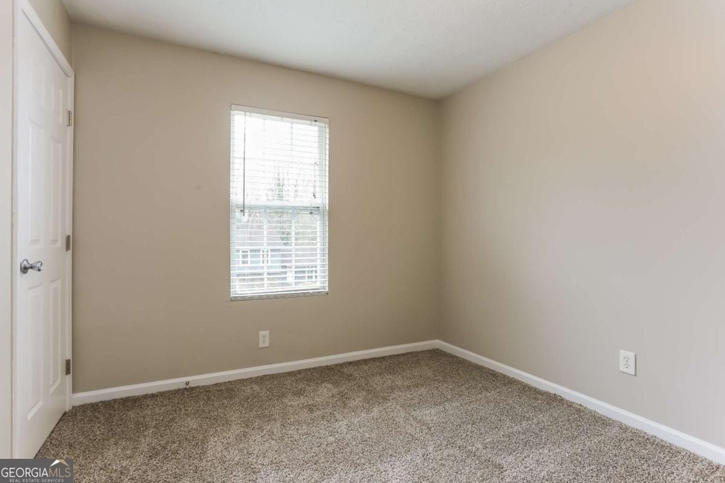 4981 Galbraith Circle - Photo 10