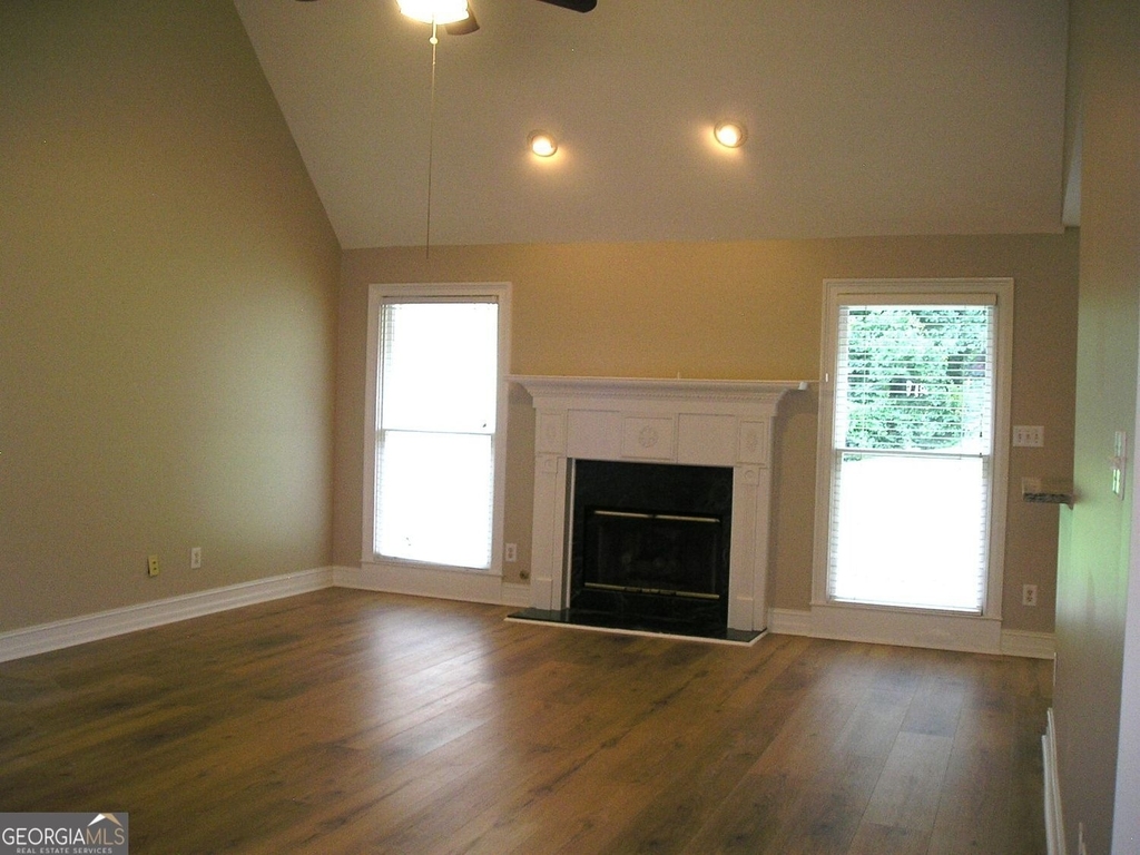 2830 The Terraces Way - Photo 3