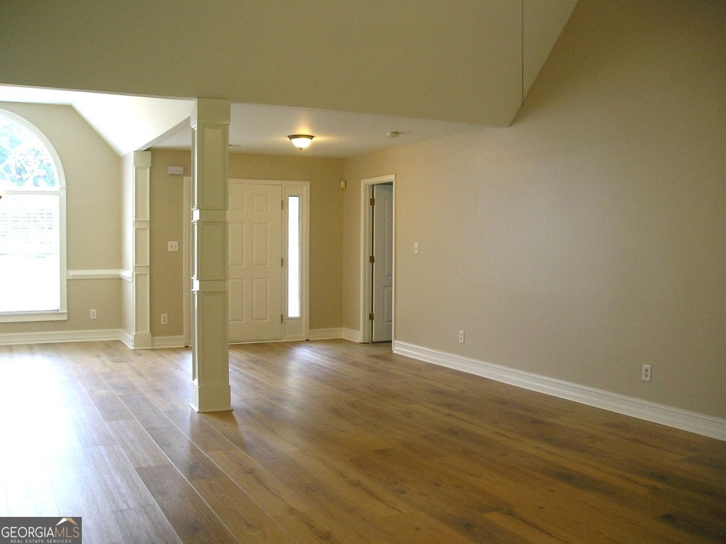 2830 The Terraces Way - Photo 4