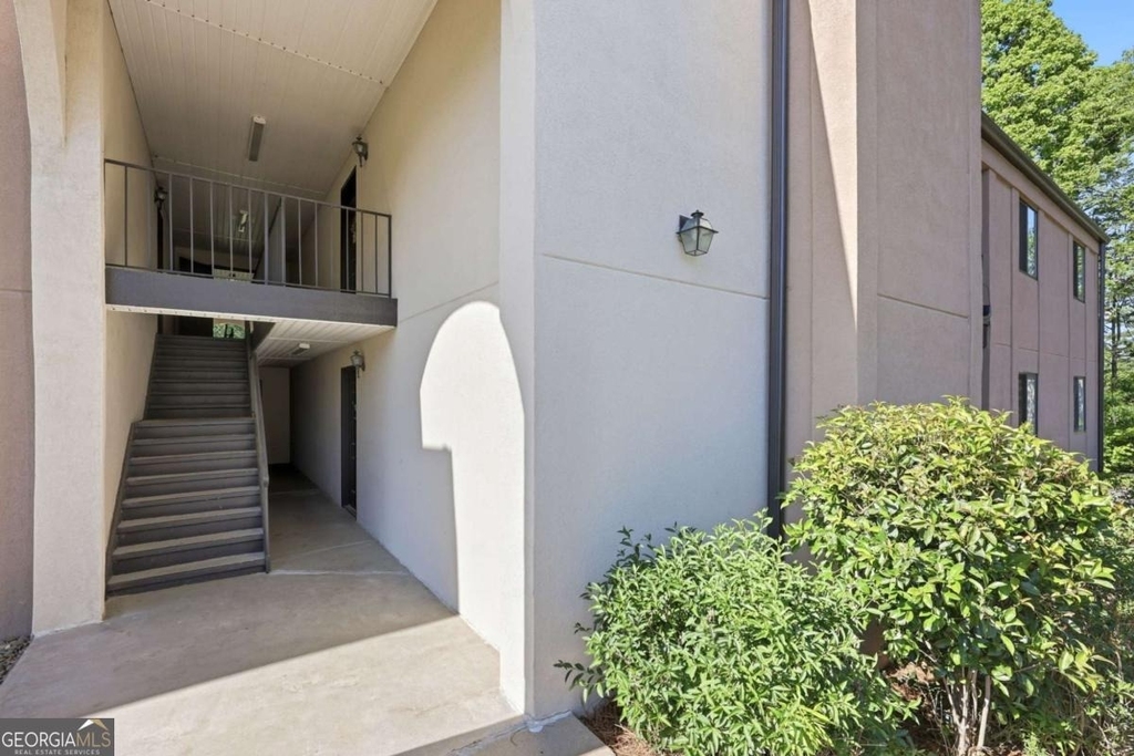 605 Candler Street - Photo 1