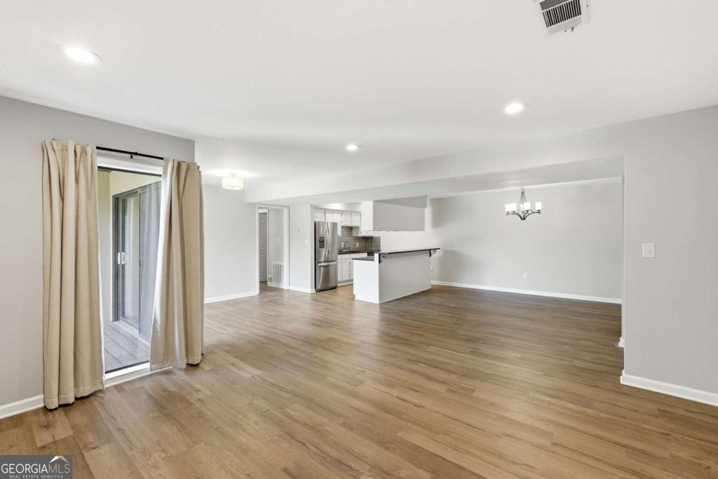 605 Candler Street - Photo 5