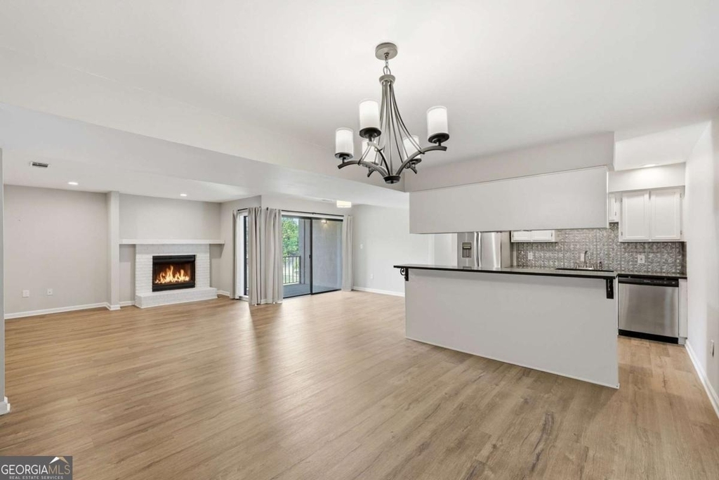 605 Candler Street - Photo 12