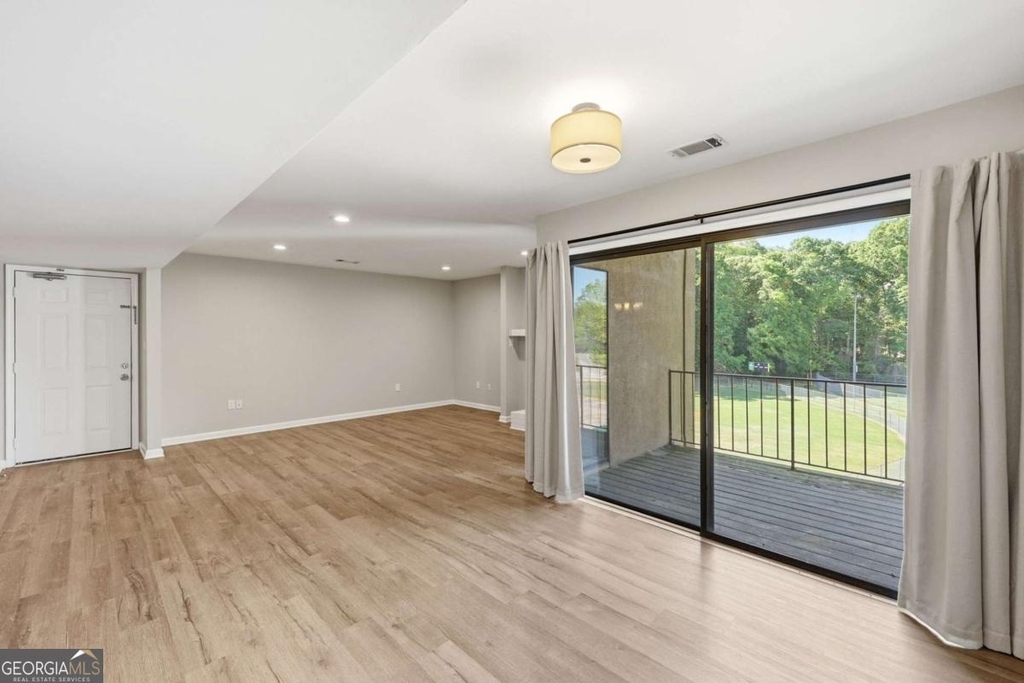 605 Candler Street - Photo 7