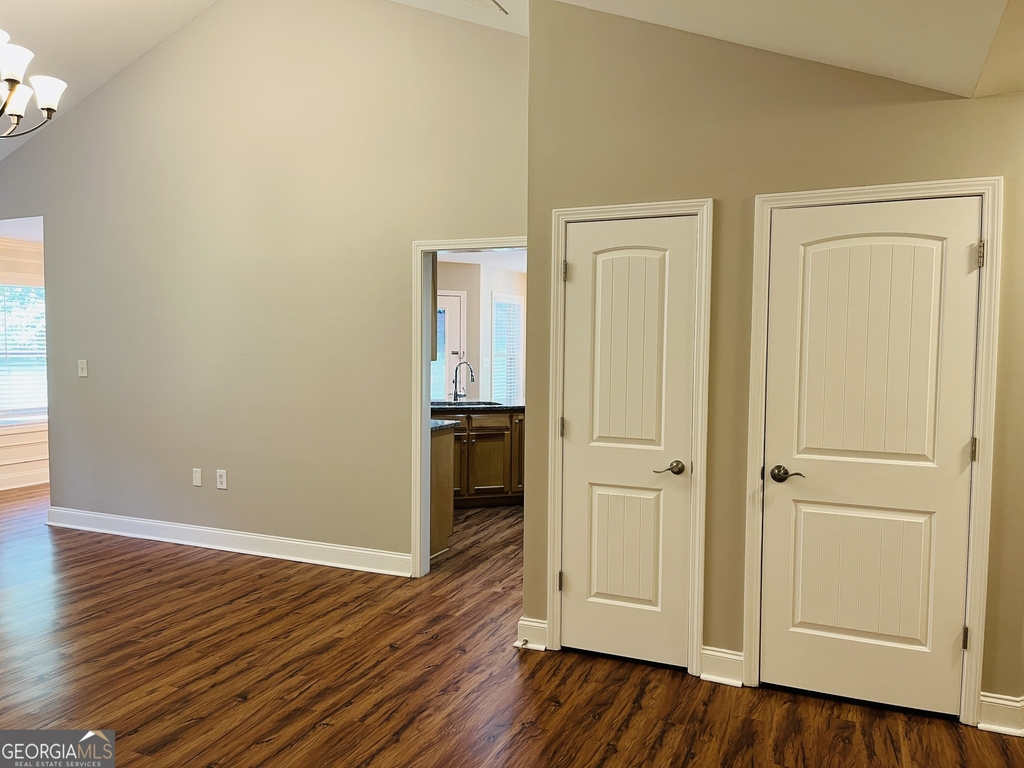 5750 Crest Hill Drive - Photo 5