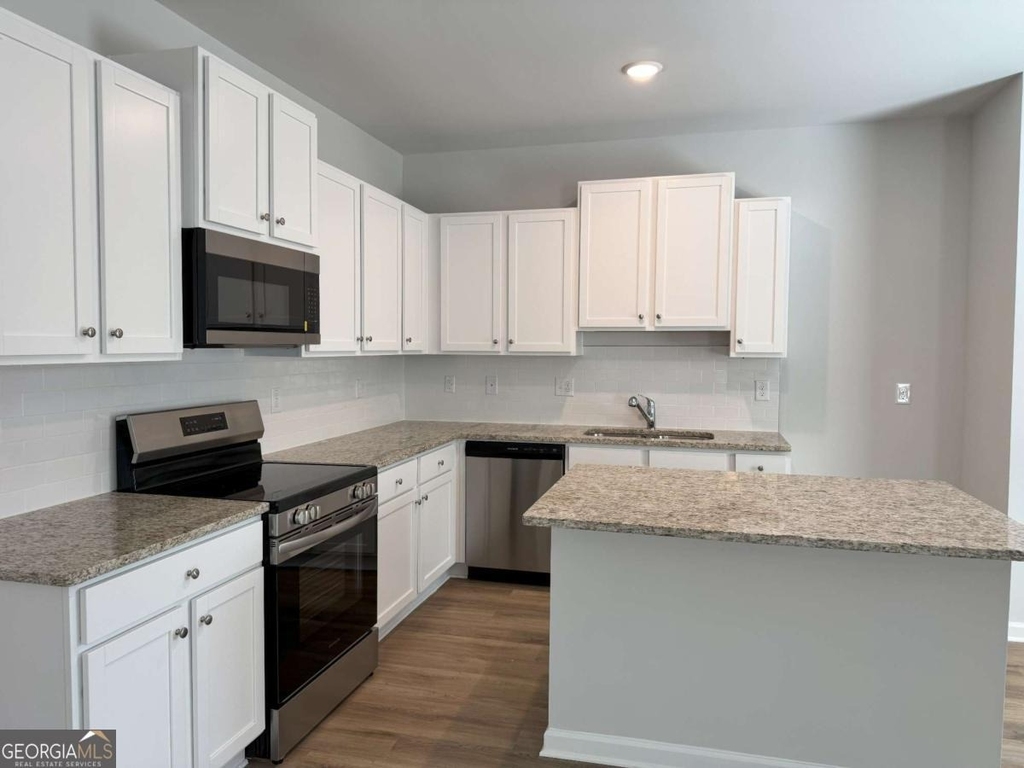 111 Woodside Court - Photo 5