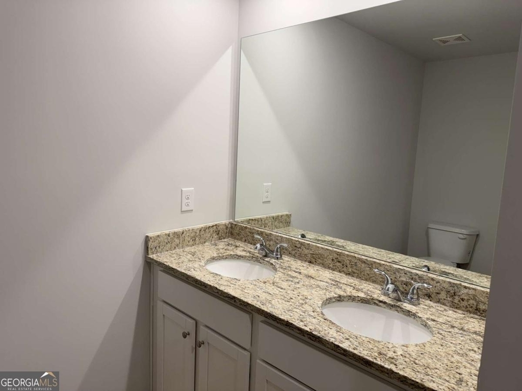 111 Woodside Court - Photo 9