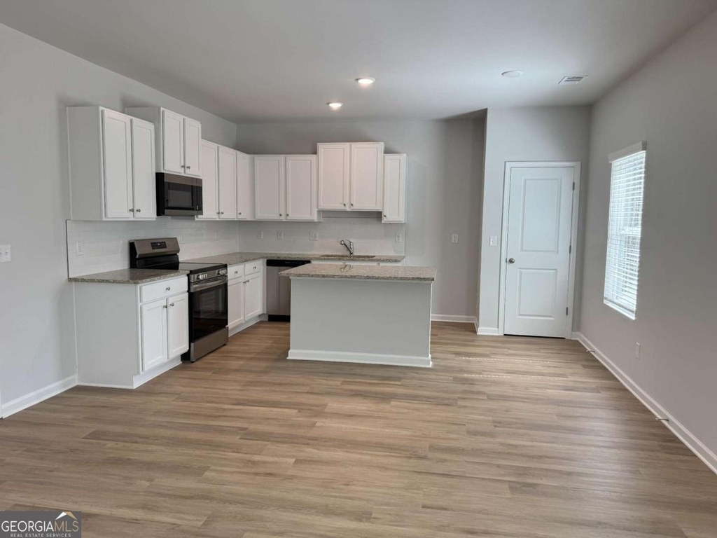 111 Woodside Court - Photo 3