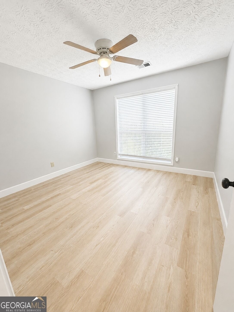 7061 N Shore Drive - Photo 11