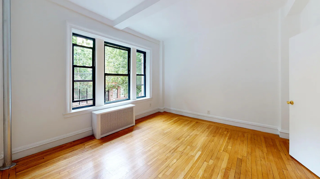 West 77th Street - Photo 1