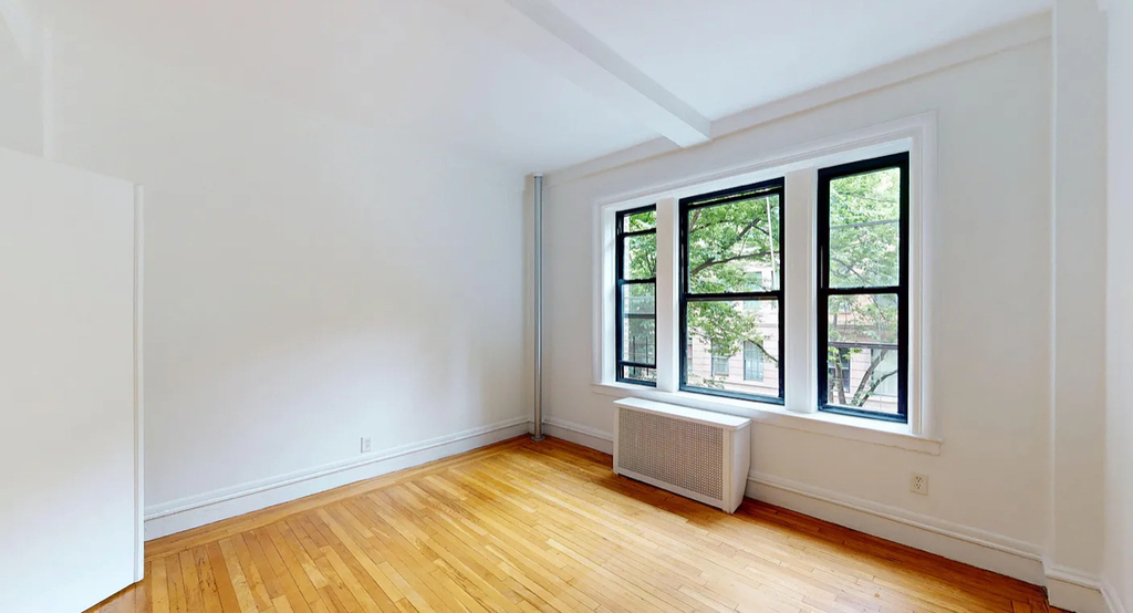 West 77th Street - Photo 0