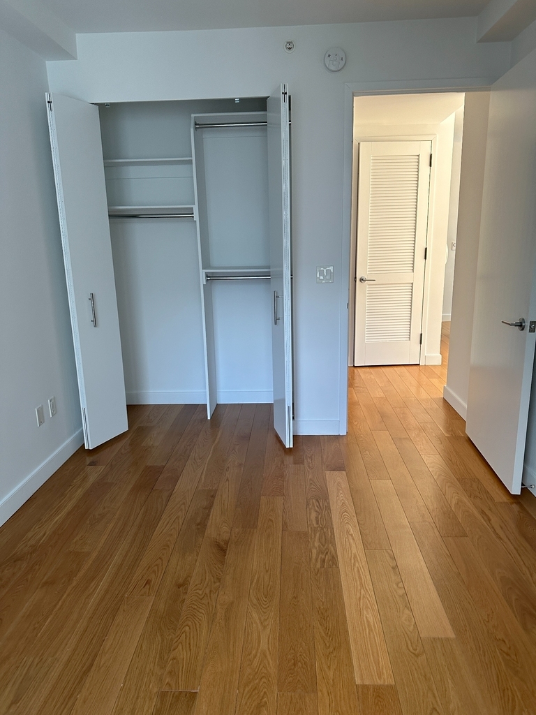 West 57th Street - Photo 8