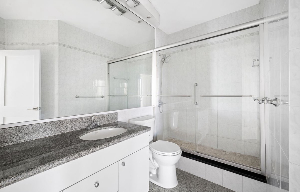 370 Rector Place - Photo 5