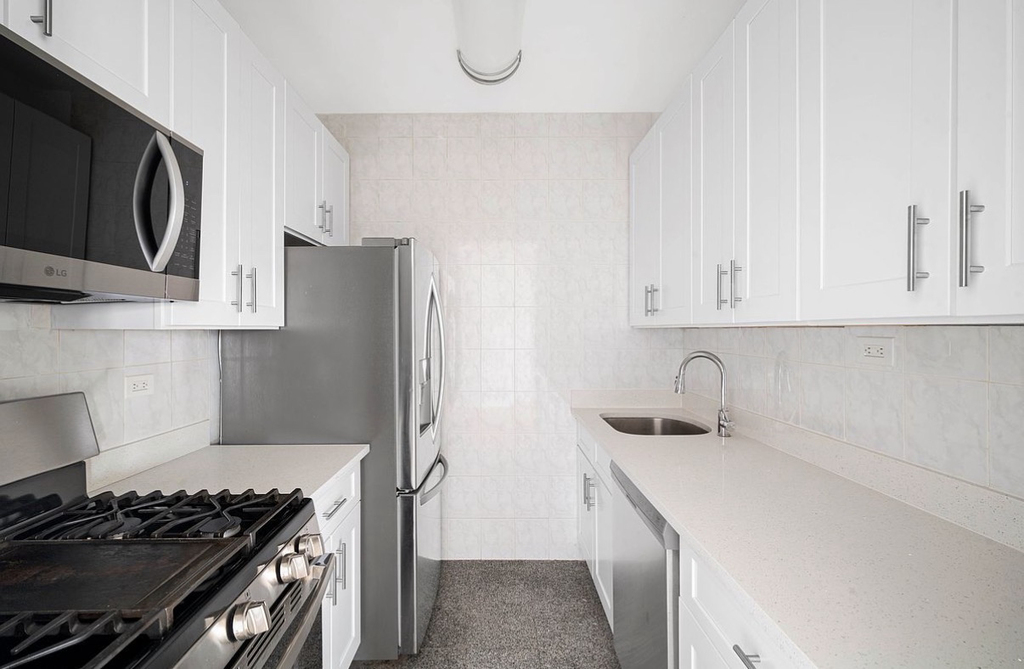 370 Rector Place - Photo 3