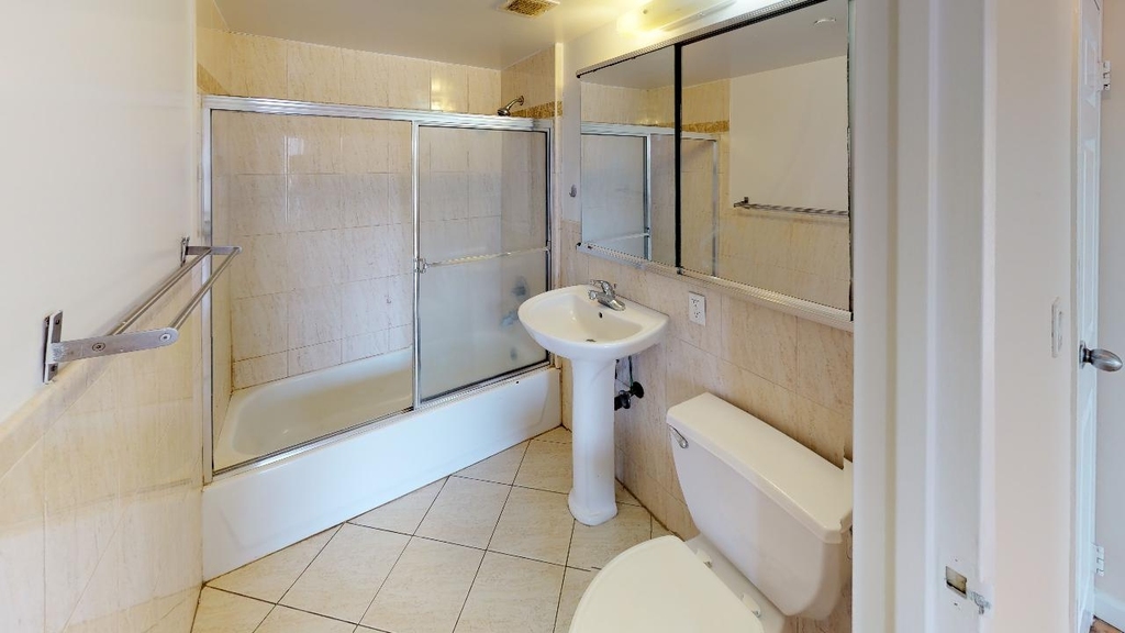 102-02 Queens Blvd - Photo 17