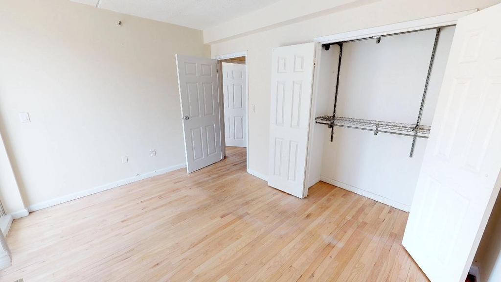 102-02 Queens Blvd - Photo 12