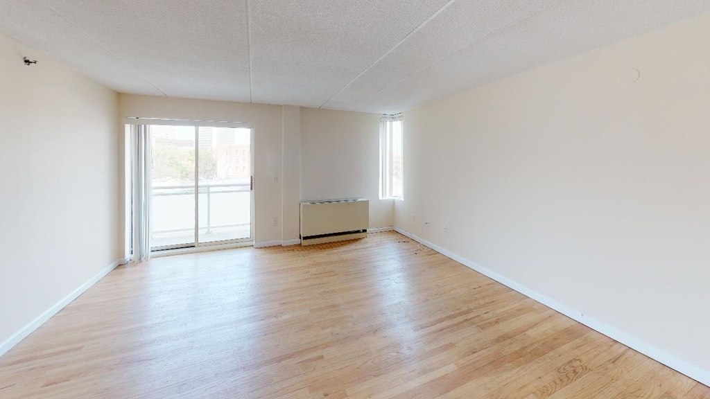 102-02 Queens Blvd - Photo 5