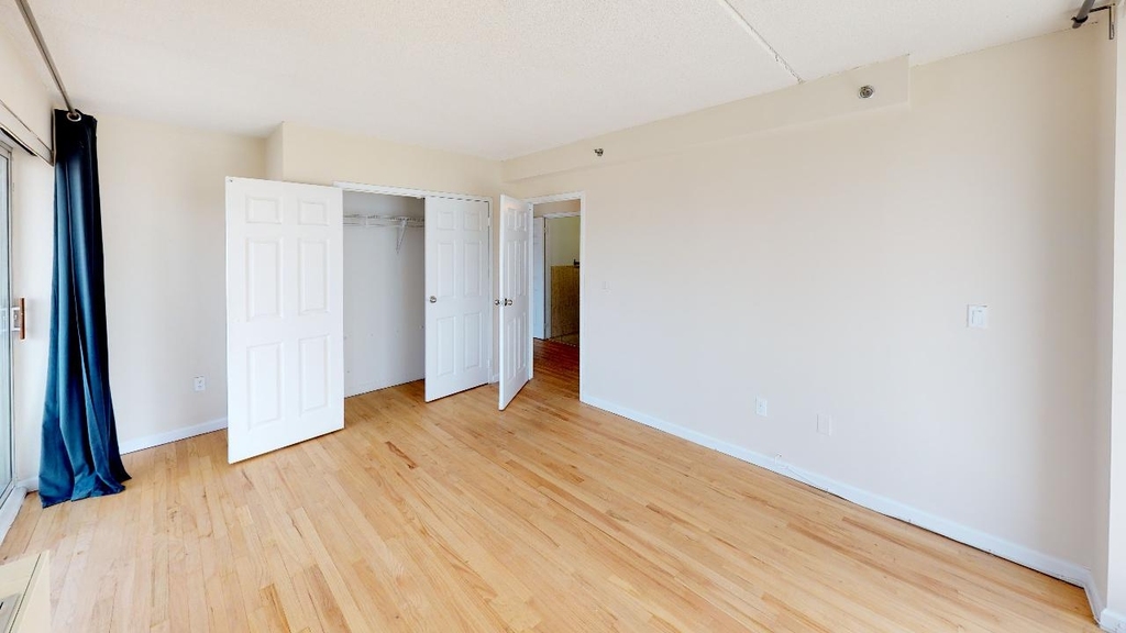 102-02 Queens Blvd - Photo 10