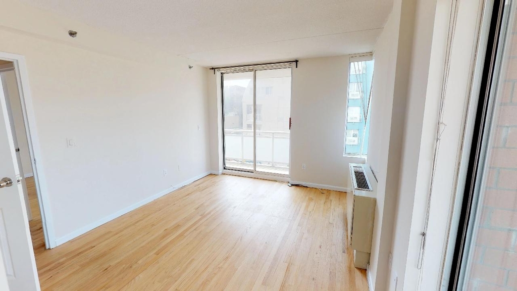 102-02 Queens Blvd - Photo 14