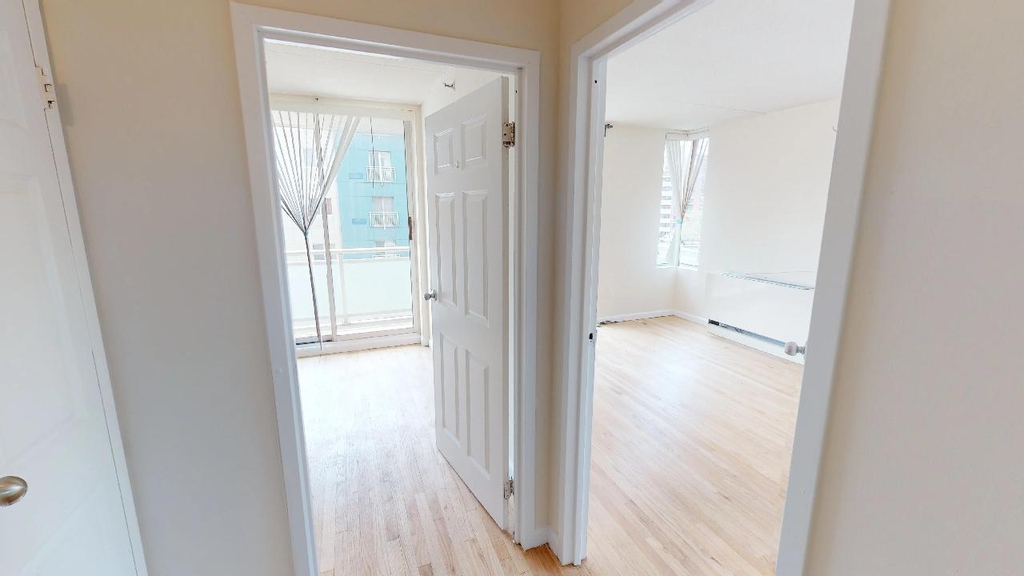 102-02 Queens Blvd - Photo 7