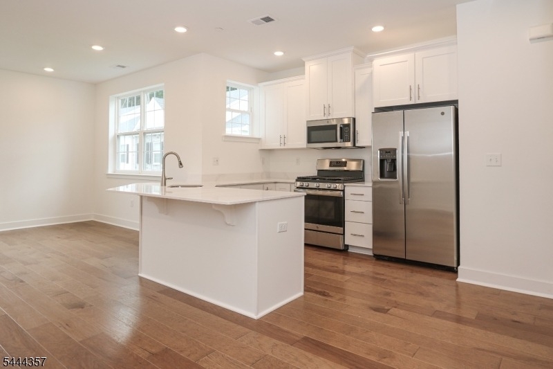 71 Veterans Way - Photo 0