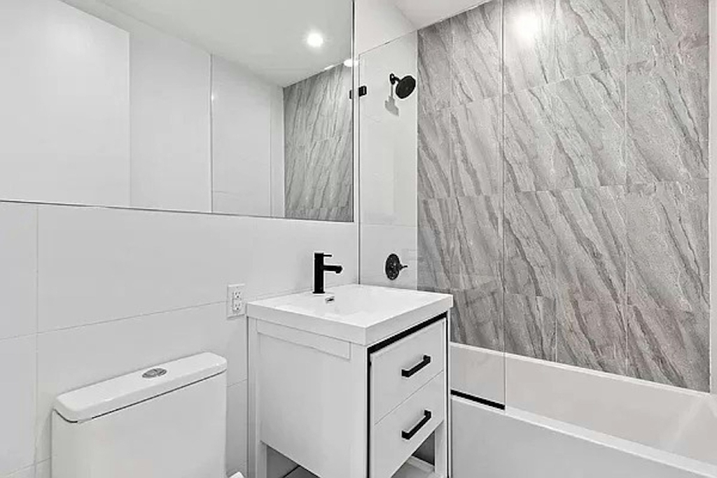 254 East 28th Street - Photo 4