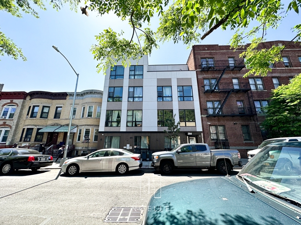 254 East 28th Street - Photo 10