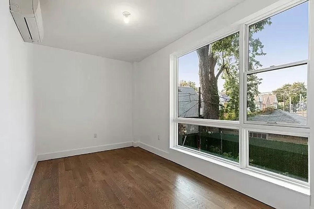 254 East 28th Street - Photo 1