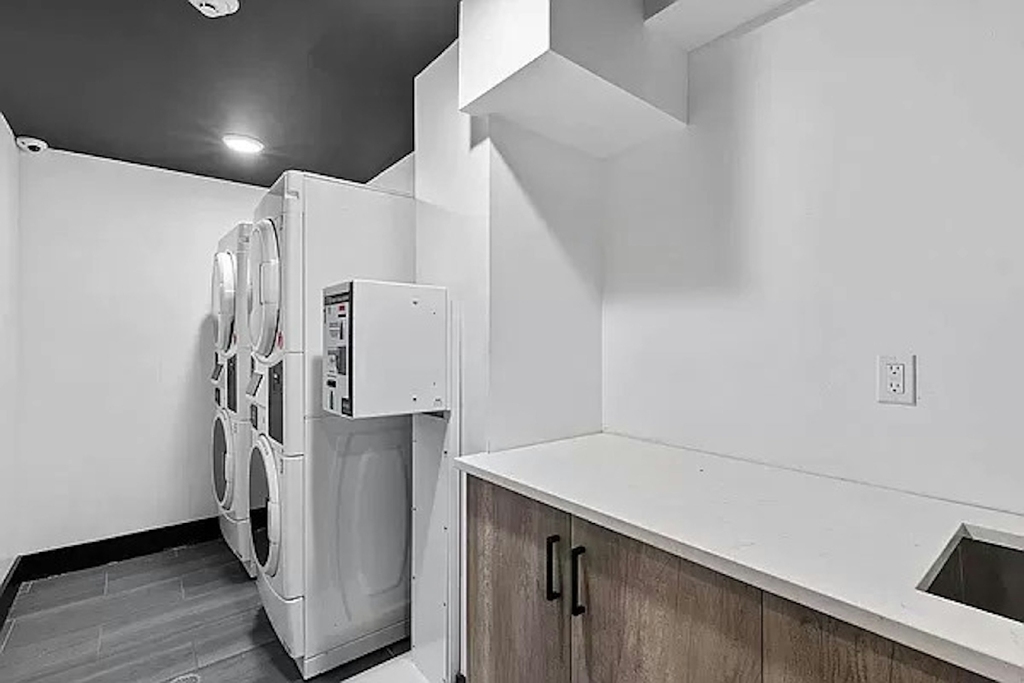 254 East 28th Street - Photo 5