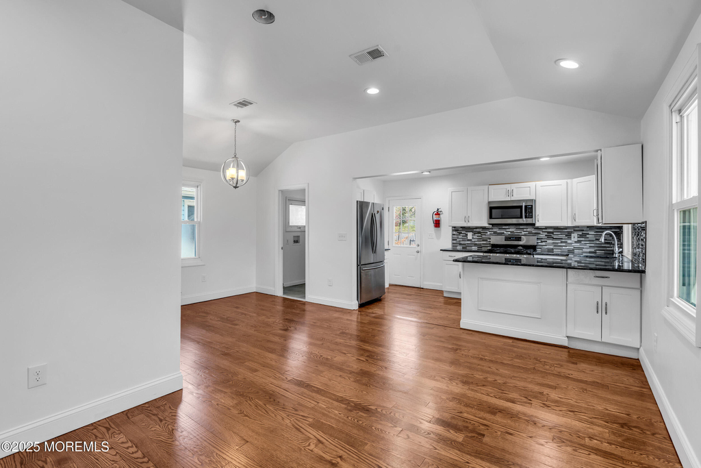 351 Hulse Avenue - Photo 2