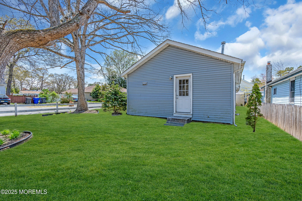 351 Hulse Avenue - Photo 15