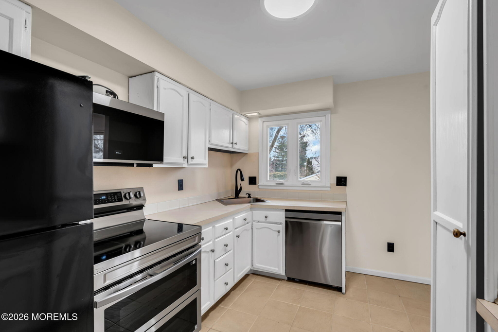 613 Champlain Street - Photo 6