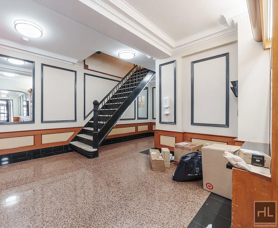 West 11th Street - Photo 6