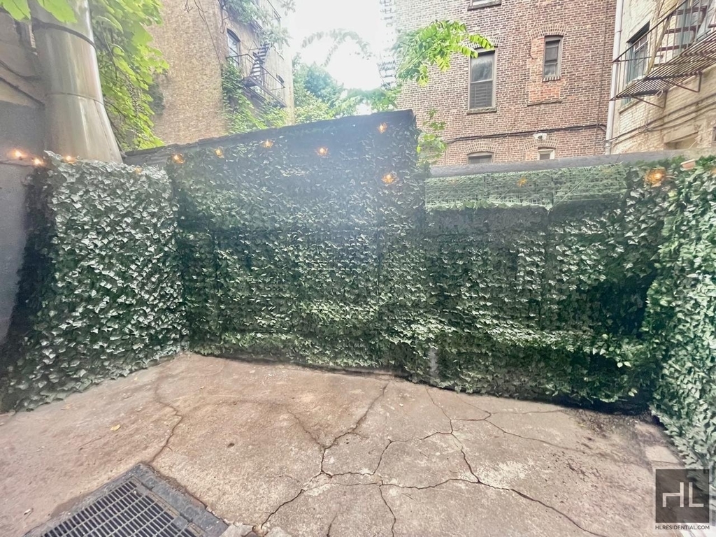 Hudson St - Photo 8