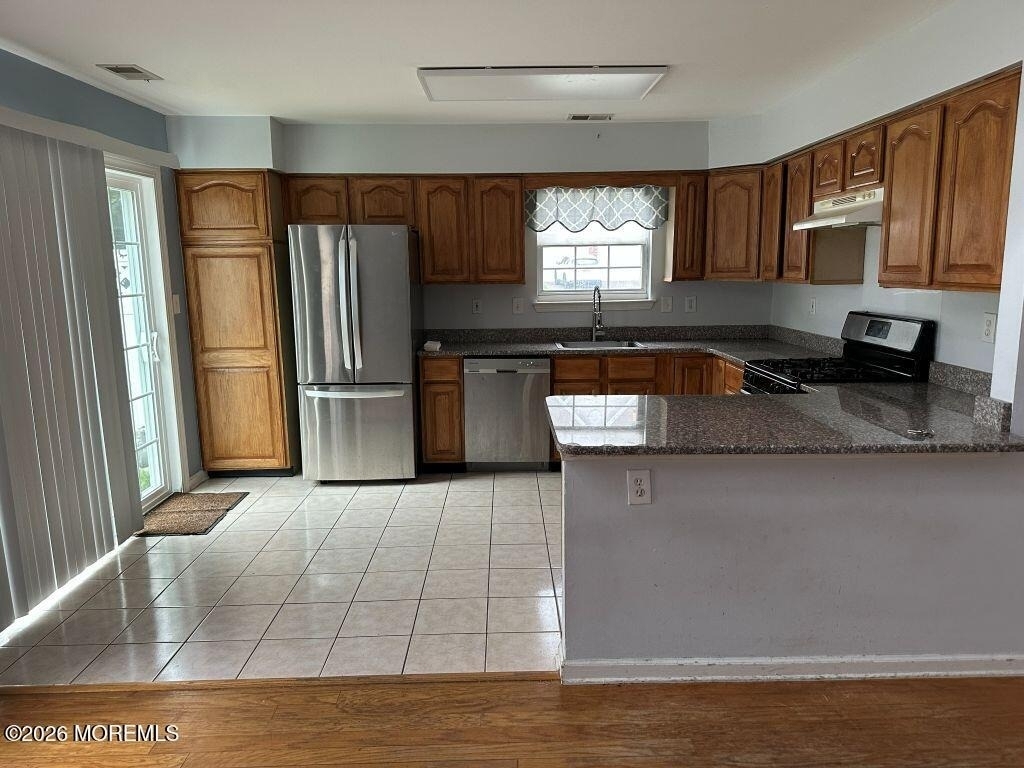 54 Durant Avenue - Photo 2
