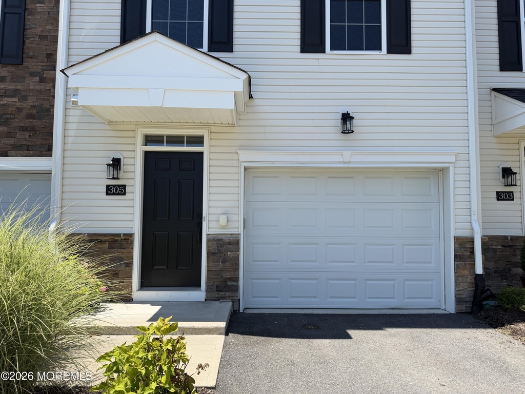 305 Spirit Way - Photo 2