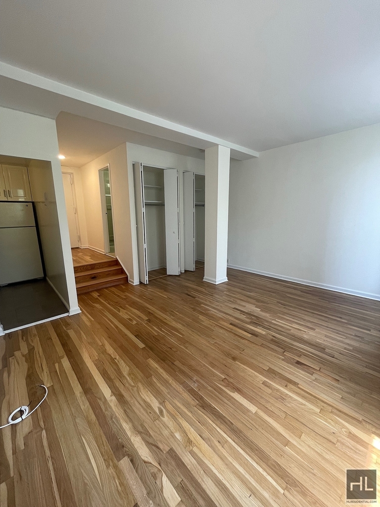 East 12th Street - Photo 1